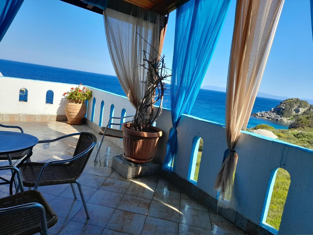 Delfini Aparthotel Akhladherí Exterior foto