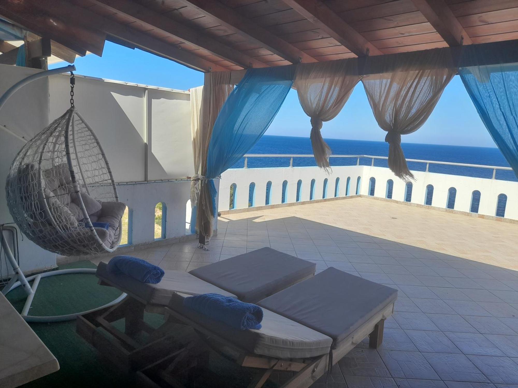 Delfini Aparthotel Akhladherí Exterior foto