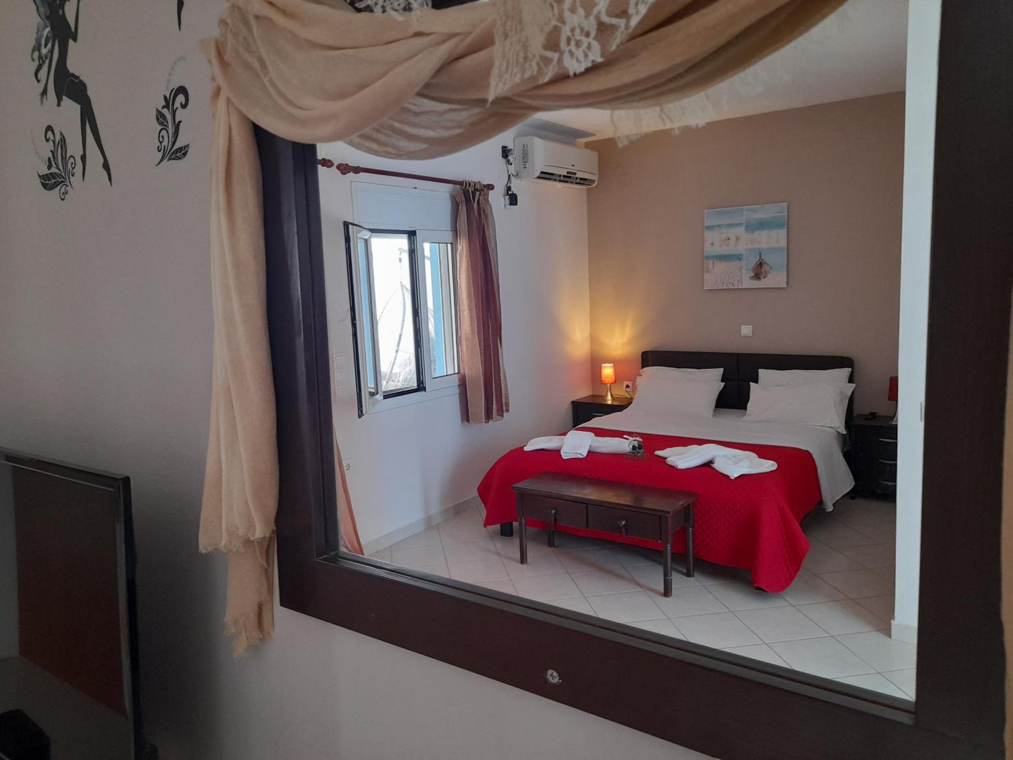 Delfini Aparthotel Akhladherí Exterior foto