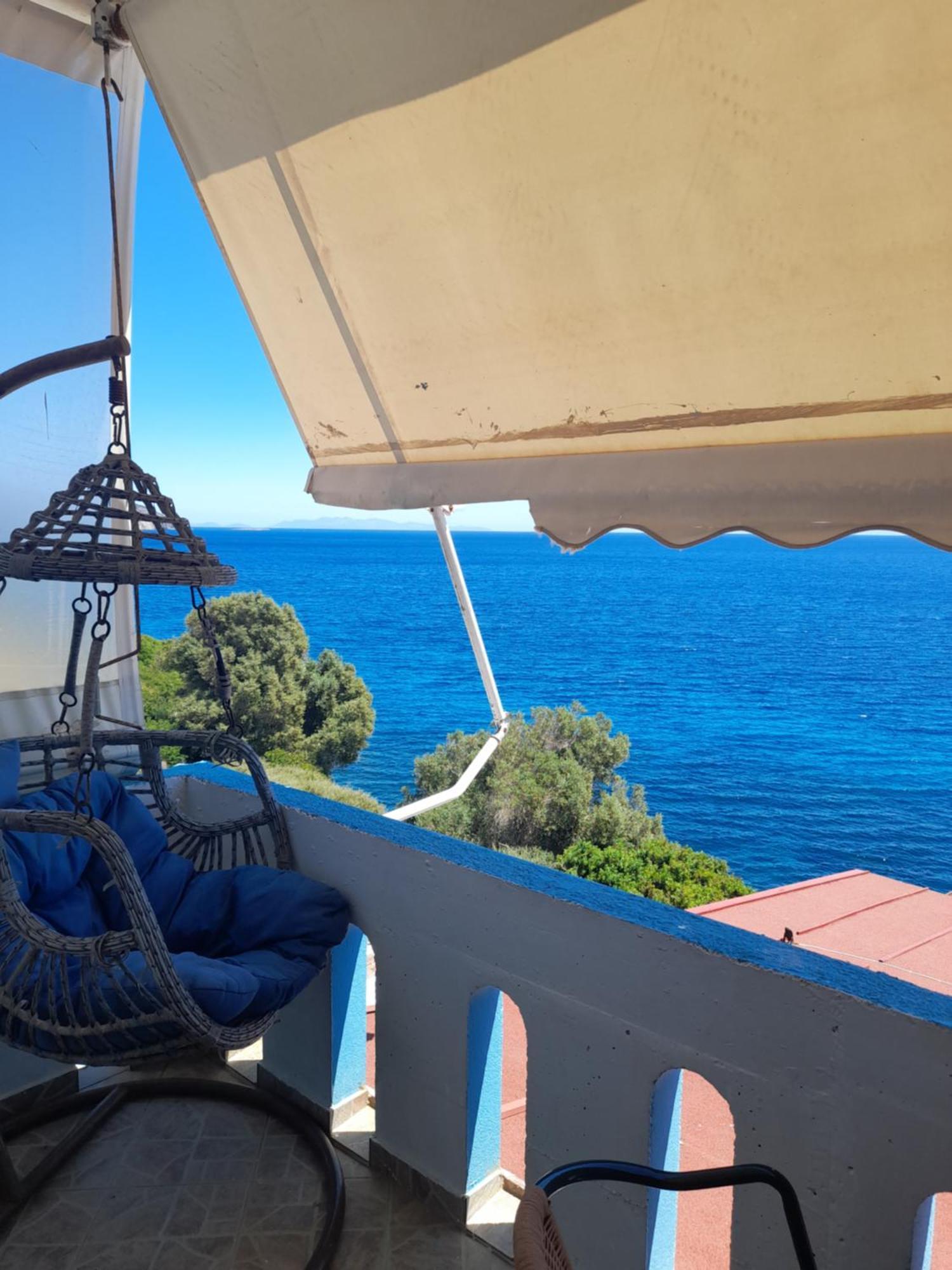 Delfini Aparthotel Akhladherí Exterior foto